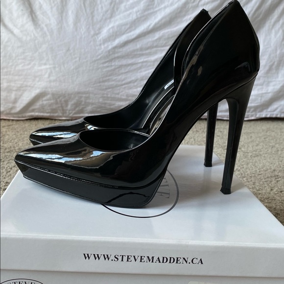 Steve Madden Vixen Black Patent Pumps - Picture 4 of 6